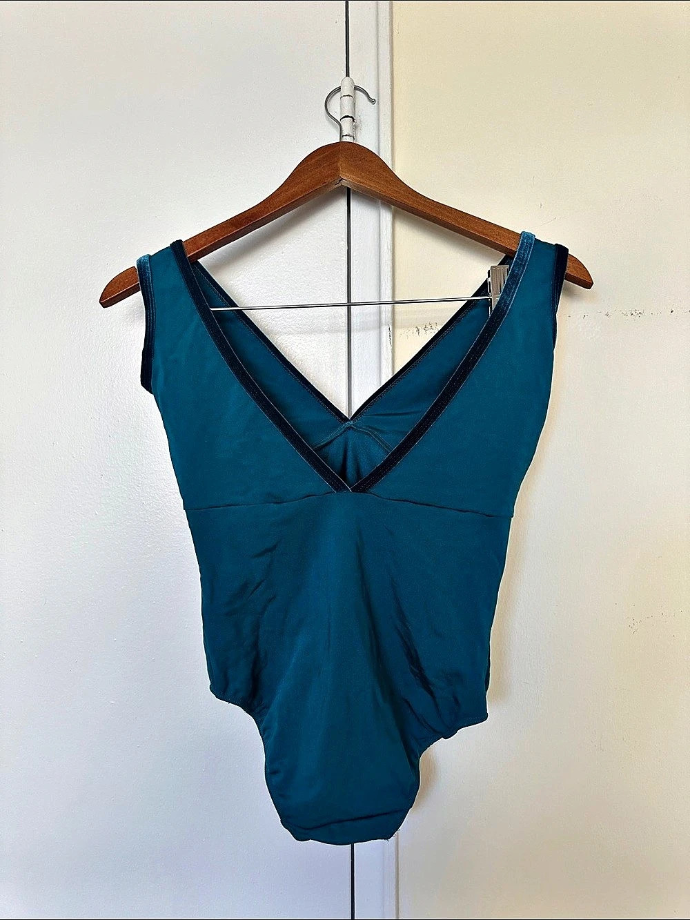 Bullet Pointe Velvet Trim ballet Leotard Blue Medium - Picture 2 of 4